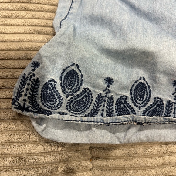 Embroidered Denim Girl’s Shorts - Picture 3 of 4